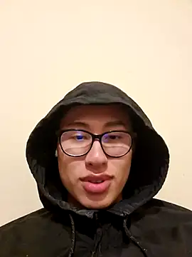 Snapshot of SrLuis18 chatting on 12/04/24, 03:59 SrLuis18 online show from 12/04/24, 03:59