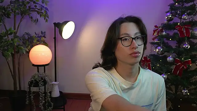 Snapshot of SrLuis18 chatting on 12/08/24, 12:51 SrLuis18 online show from 12/08/24, 12:51