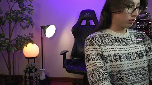 Snapshot of SrLuis18 chatting on 12/13/24, 01:26 SrLuis18 online show from 12/13/24, 01:26