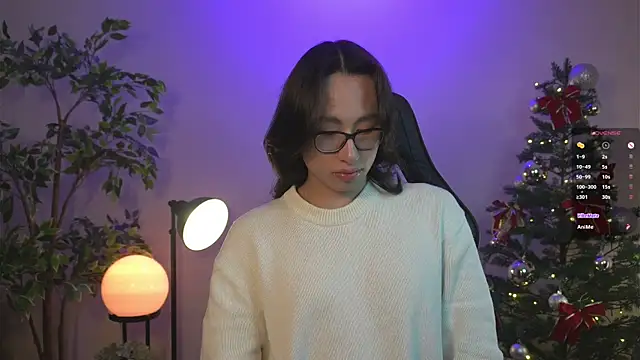 Snapshot of SrLuis18 chatting on 12/17/24, 03:28 SrLuis18 online show from 12/17/24, 03:28