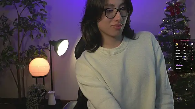 Snapshot of SrLuis18 chatting on 12/17/24, 10:44 SrLuis18 online show from 12/17/24, 10:44