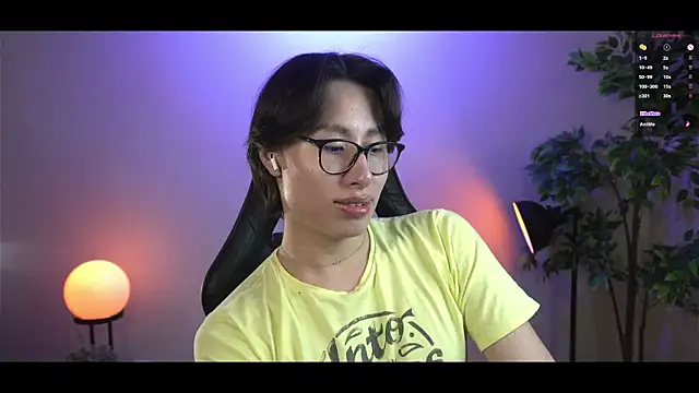 Snapshot of SrLuis18 chatting on 03/10/25, 05:11 SrLuis18 online show from 03/10/25, 05:11