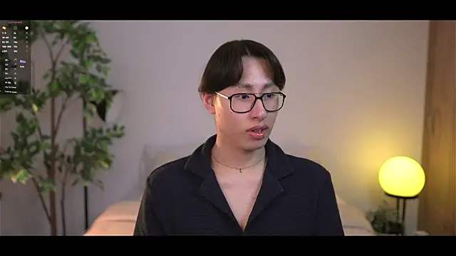 Snapshot of SrLuis18 chatting on 09/10/25, 10:32 SrLuis18 online show from 09/10/25, 10:32