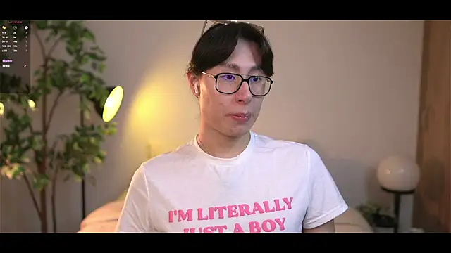 Snapshot of SrLuis18 chatting on 09/13/25, 01:38 SrLuis18 online show from 09/13/25, 01:38