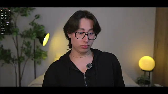 Snapshot of SrLuis18 chatting on 10/23/25, 11:46 SrLuis18 online show from 10/23/25, 11:46