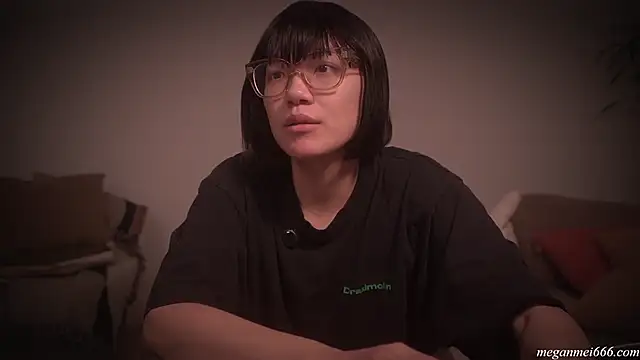 Snapshot of meganmei666 chatting on 12/15/25, 02:49 meganmei666 online show from 12/15/25, 02:49