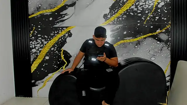 Snapshot of sweethot___ chatting on 09/25/25, 02:21 sweethot online show from 09/25/25, 02:21