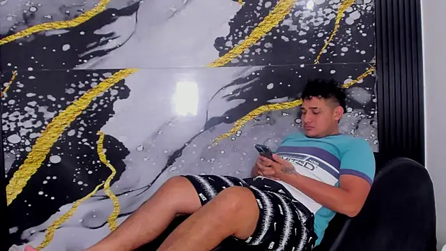 Snapshot of sweethot___ chatting on 10/03/25, 01:52 sweethot online show from 10/03/25, 01:52