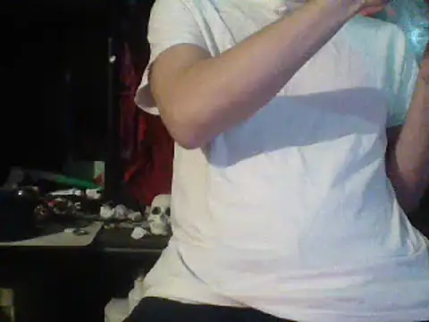 Snapshot of mrdemoncrowly chatting on 12/17/24, 04:34 mrdemoncrowly online show from 12/17/24, 04:34