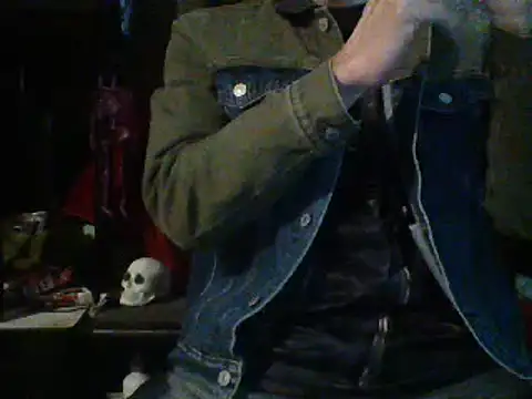 Snapshot of mrdemoncrowly chatting on 03/15/25, 08:48 mrdemoncrowly online show from 03/15/25, 08:48