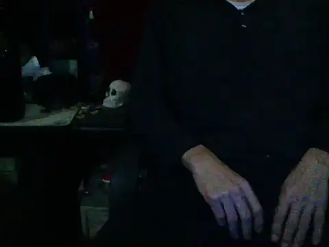 Snapshot of mrdemoncrowly chatting on 09/21/25, 04:47 mrdemoncrowly online show from 09/21/25, 04:47