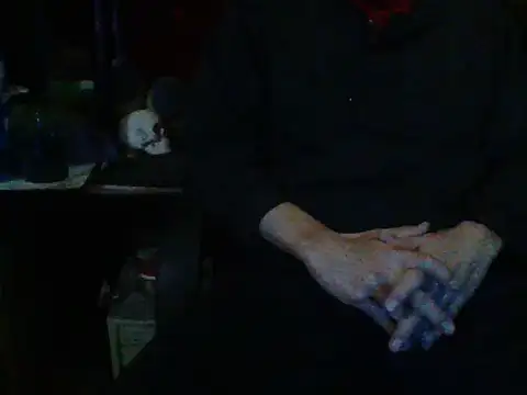 Snapshot of mrdemoncrowly chatting on 10/09/25, 08:34 mrdemoncrowly online show from 10/09/25, 08:34