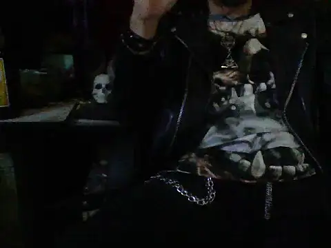 Snapshot of mrdemoncrowly chatting on 10/12/25, 04:33 mrdemoncrowly online show from 10/12/25, 04:33