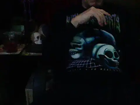 Snapshot of mrdemoncrowly chatting on 10/18/25, 08:48 mrdemoncrowly online show from 10/18/25, 08:48