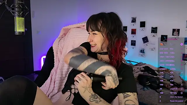 deadlysweet online show from 02/13/26, 02:40