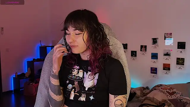 deadlysweet online show from 04/27/26, 05:55