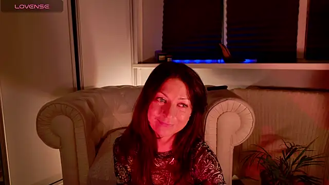 Snapshot of Your_Little_Milf chatting on 04/07/26, 10:31 Your Little Milf online show from 04/07/26, 10:31