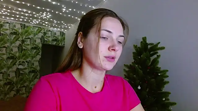 Snapshot of Olivia_shine chatting on 12/25/24, 05:26 Olivia shine online show from 12/25/24, 05:26