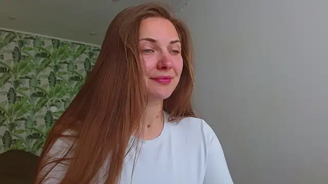 Snapshot of Olivia_shine chatting on 05/08/26, 04:18 Olivia shine online show from 05/08/26, 04:18