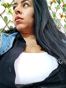 Emily Wane online show from 09/10/25, 03:56