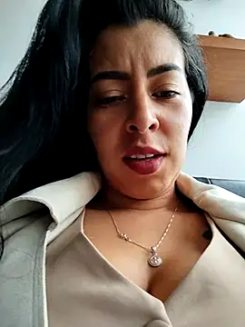 Emily Wane online show from 10/18/25, 04:41