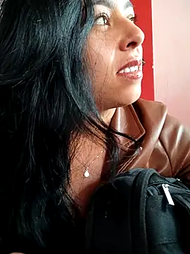 Snapshot of Emily_Wane chatting on 04/19/26, 05:01 Emily Wane online show from 04/19/26, 05:01