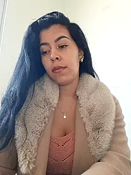 Snapshot of Emily_Wane chatting on 05/18/26, 05:19 Emily Wane online show from 05/18/26, 05:19