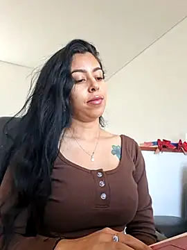 Snapshot of Emily_Wane chatting on 06/23/26, 03:10 Emily Wane online show from 06/23/26, 03:10