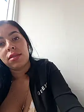 Snapshot of Emily_Wane chatting on 07/16/26, 05:08 Emily Wane online show from 07/16/26, 05:08