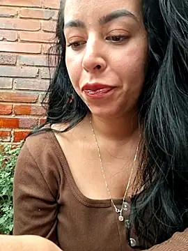 Snapshot of Emily_Wane chatting on 07/17/26, 06:02 Emily Wane online show from 07/17/26, 06:02