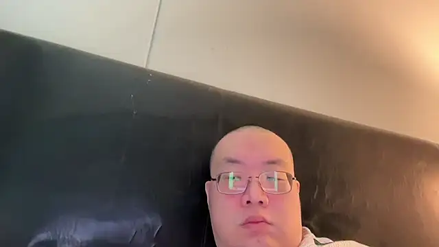 Snapshot of slaveasianboy chatting on 12/05/24, 04:01 slaveasianboy online show from 12/05/24, 04:01