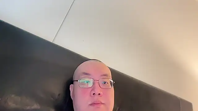 Snapshot of slaveasianboy chatting on 03/20/25, 08:08 slaveasianboy online show from 03/20/25, 08:08