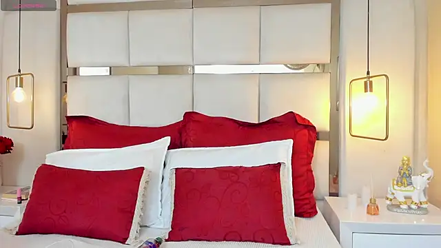 Snapshot of elizavenus chatting on 02/25/25, 12:13 elizavenus online show from 02/25/25, 12:13