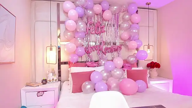 Snapshot of elizavenus chatting on 11/14/25, 01:21 elizavenus online show from 11/14/25, 01:21