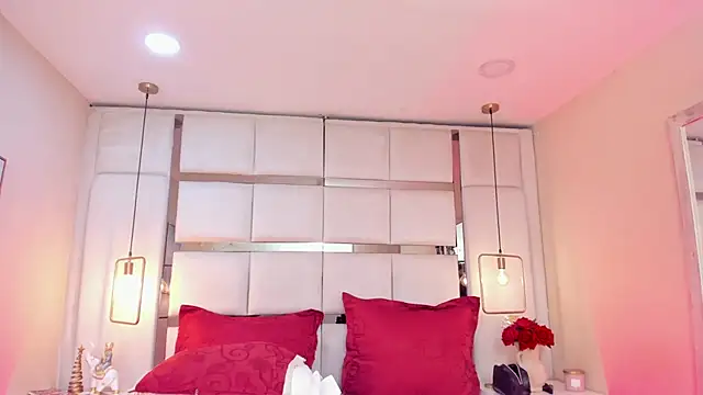 Snapshot of elizavenus chatting on 12/01/25, 02:27 elizavenus online show from 12/01/25, 02:27