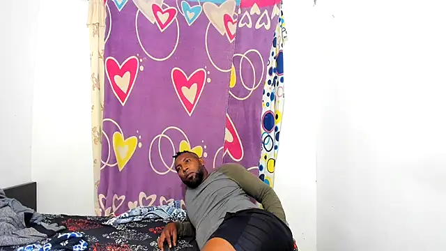 Snapshot of 1mateobigcook chatting on 11/07/25, 03:06 1mateobigcook online show from 11/07/25, 03:06