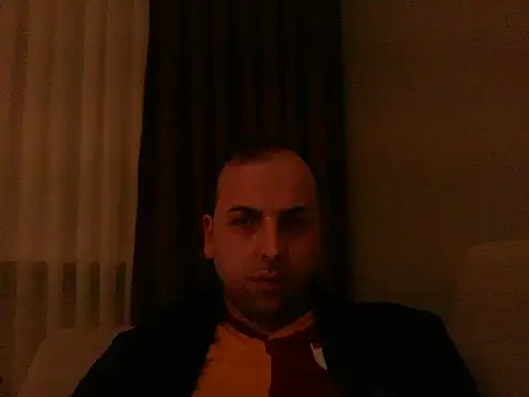 Snapshot of Yldrmm_9553 chatting on 04/13/26, 09:20 Yldrmm 9553 online show from 04/13/26, 09:20