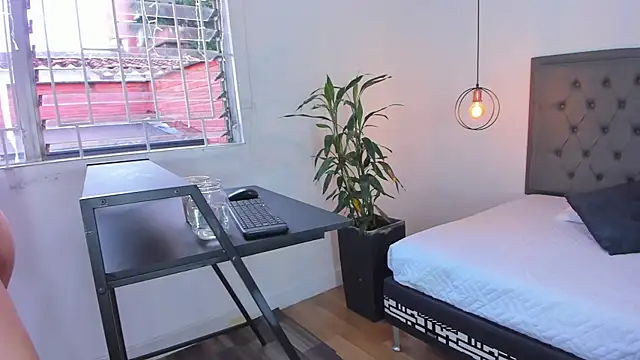  aline hall online show from 01/14/25, 12:14