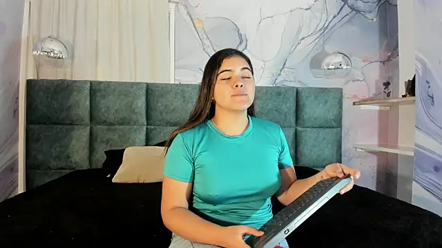 EVELIN MASON online show from 01/15/25, 07:55