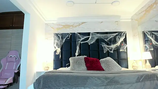 EVELIN MASON online show from 10/21/25, 09:48