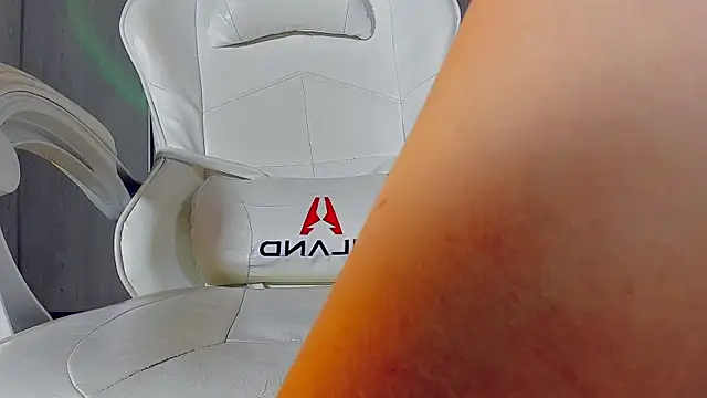 Snapshot of ice_pixie chatting on 02/27/26, 05:13 ice pixie online show from 02/27/26, 05:13