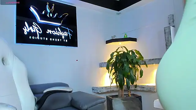 AnaRuiz online show from 02/23/25, 09:37