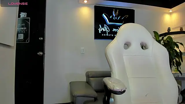 AnaRuiz online show from 09/24/25, 01:47