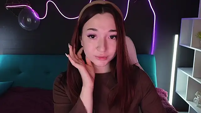 YasmineWest online show from 12/18/24, 04:20