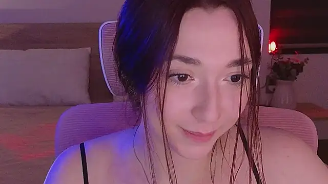 Snapshot of YasmineWest chatting on 04/24/26, 03:14 YasmineWest online show from 04/24/26, 03:14