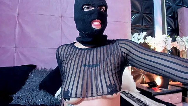 cattleya jensen  online show from 12/14/24, 05:25