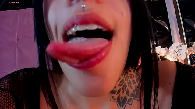 cattleya jensen  online show from 12/18/24, 06:14