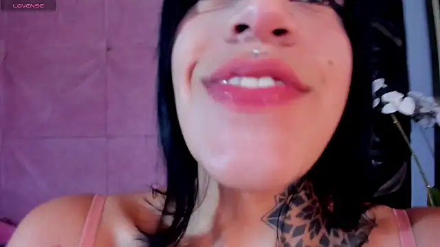 cattleya jensen  online show from 02/06/25, 04:36