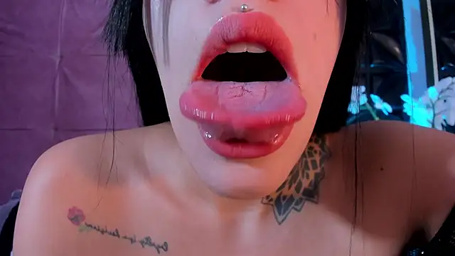 cattleya jensen  online show from 02/13/25, 02:20