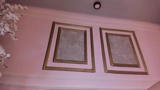 cattleya jensen  online show from 09/25/25, 12:53